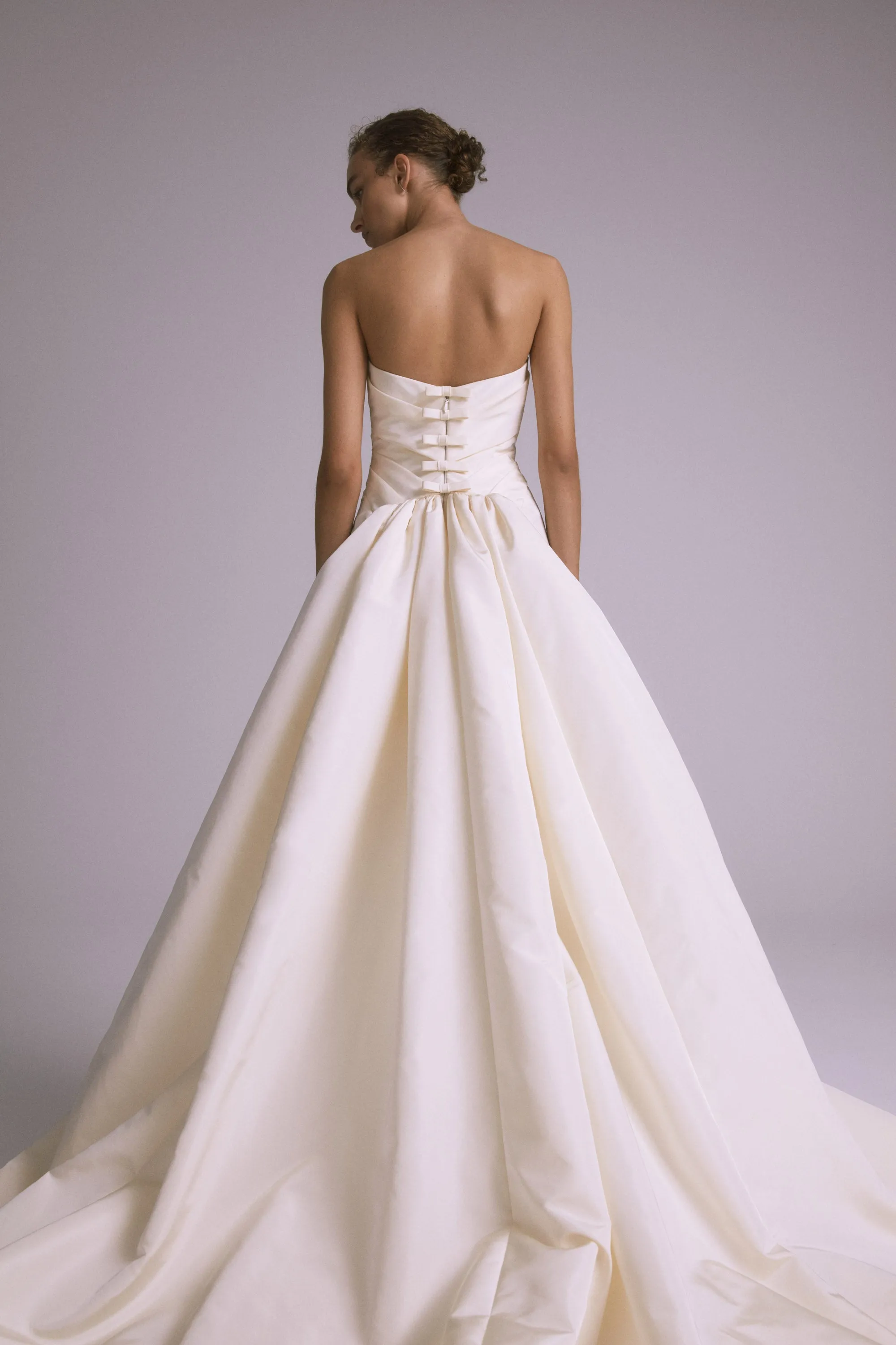 Este sold by Amsale product image thumbnail 5