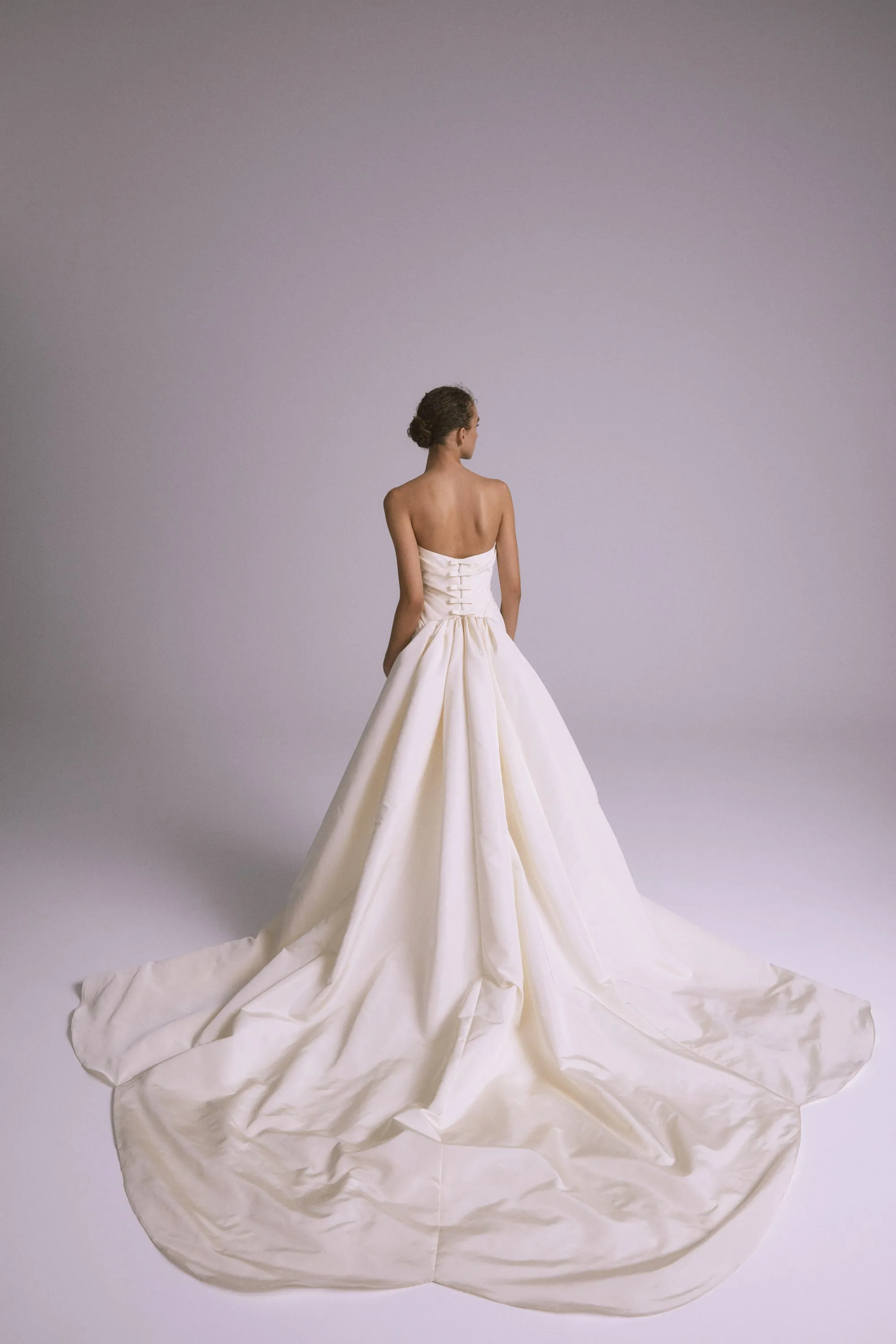 Este sold by Amsale product image thumbnail 4