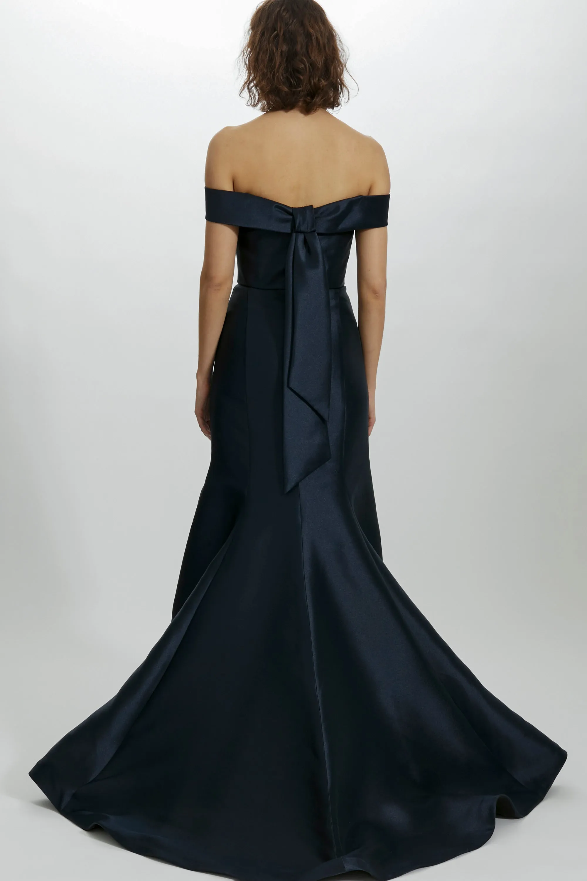 P451M - Bow Back Fit to Flare Gown sold by Amsale product image thumbnail 4