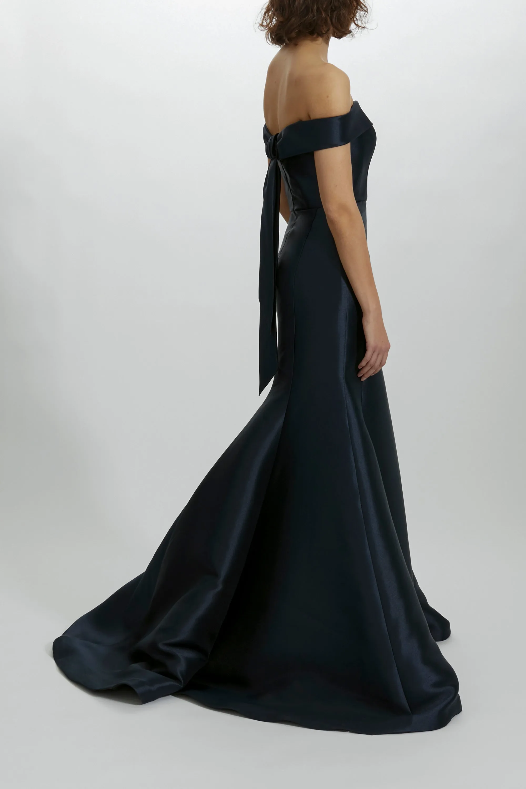 P451M - Bow Back Fit to Flare Gown sold by Amsale product image thumbnail 3