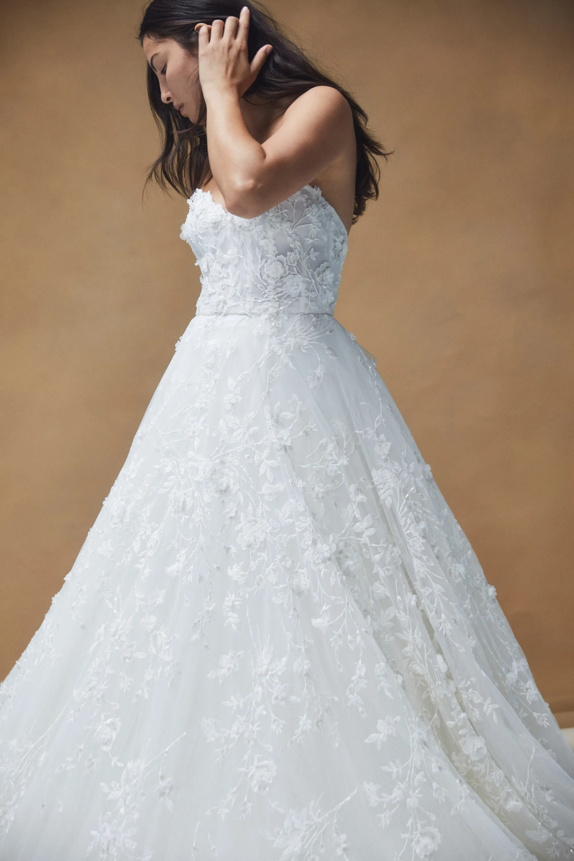 Violet sold by Amsale product image thumbnail 5