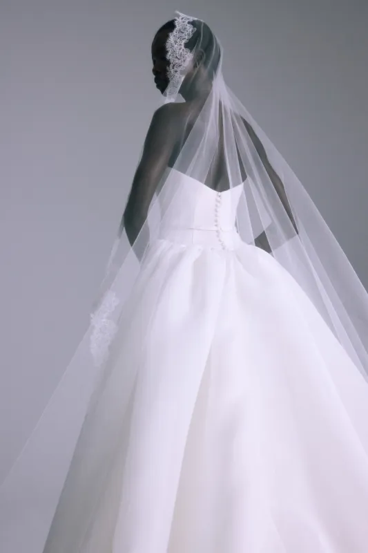 A868V - Veil sold by Amsale