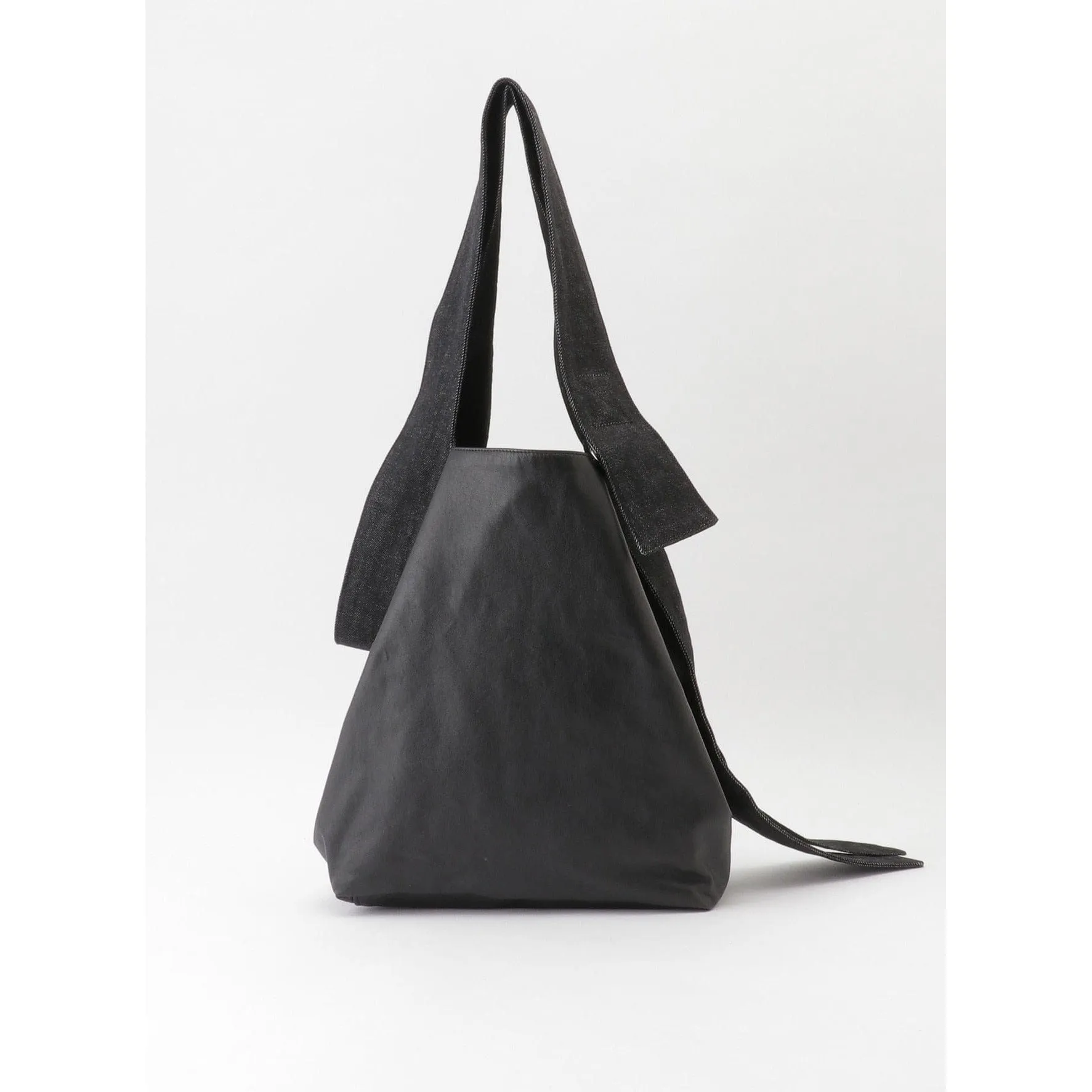 Yohji Yamamoto Belt Tote Bag sold by Anastasia product image thumbnail 5