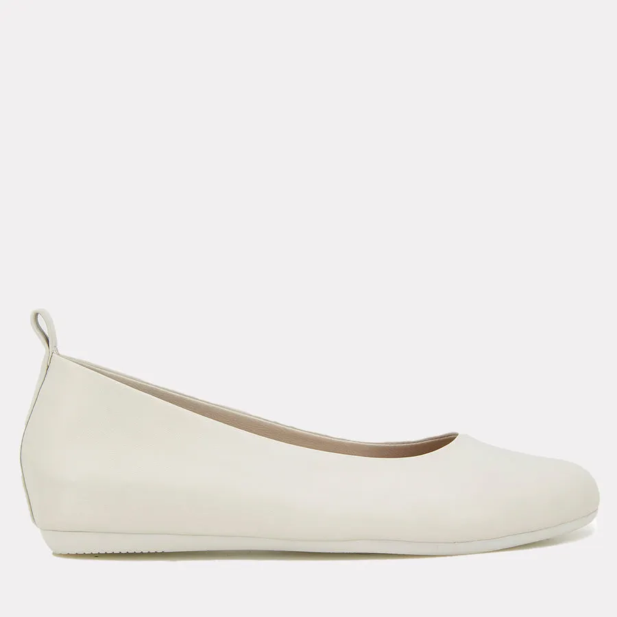 Nalah Featherweights™ Flat sold by Andre Assous product image thumbnail 4