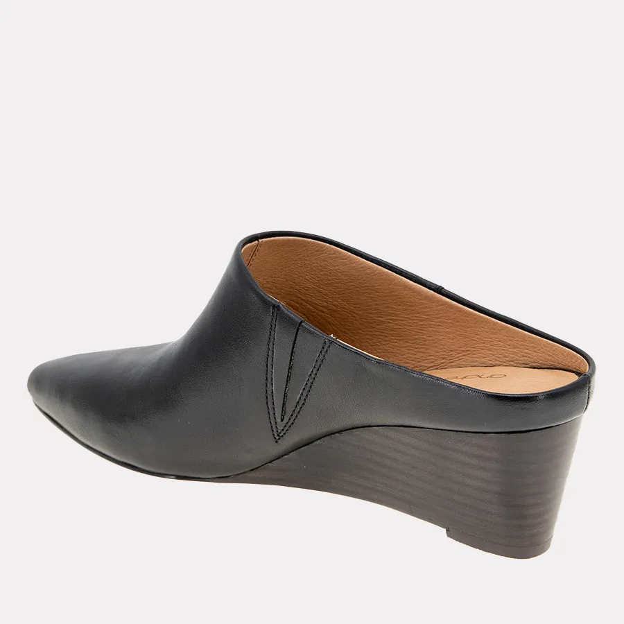 Wyatt Mule sold by Andre Assous product image thumbnail 2