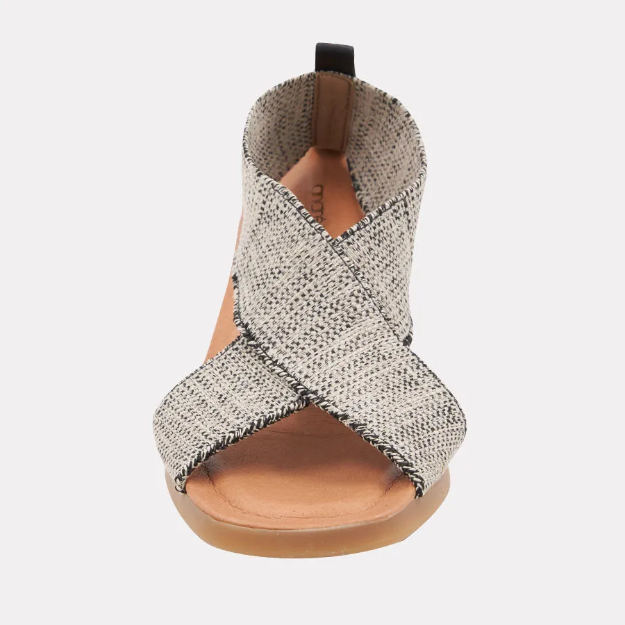 Naira Linen Featherweights™ Heel sold by Andre Assous product image thumbnail 3