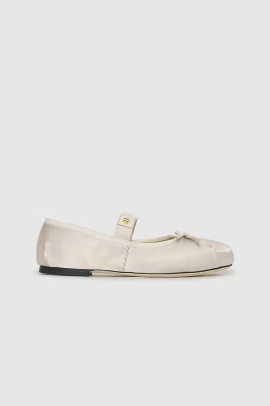 Jolie Flats - Champagne sold by Anine Bing