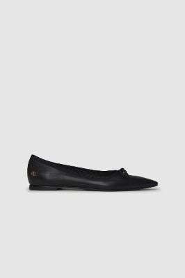 Delphine Flats - Black sold by Anine Bing