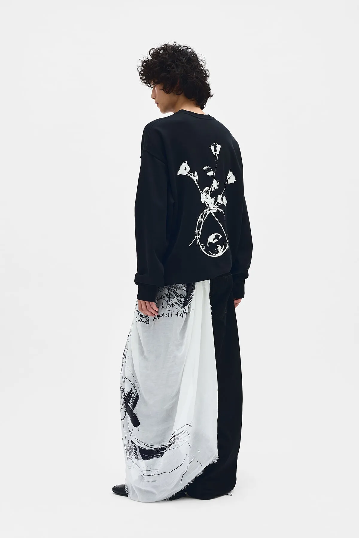 Wannes ''Eternal Roses'' High-Comfort Sweatshirt sold by Ann Demeulemeester product image thumbnail 4