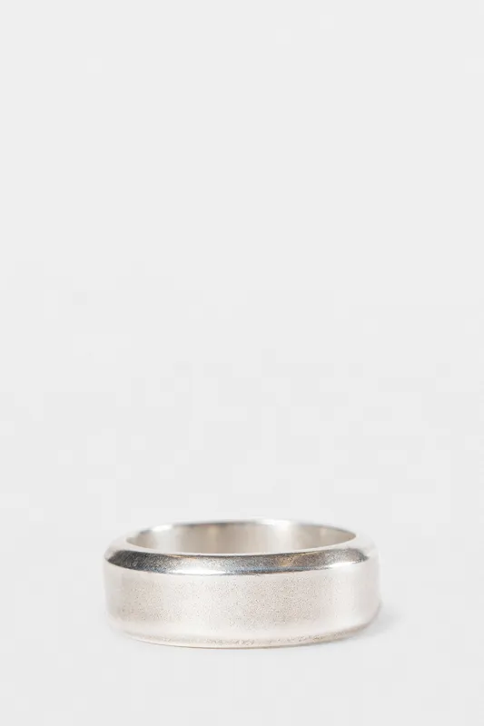 Vasti Minimalistic Squared Ring made by Ann Demeulemeester