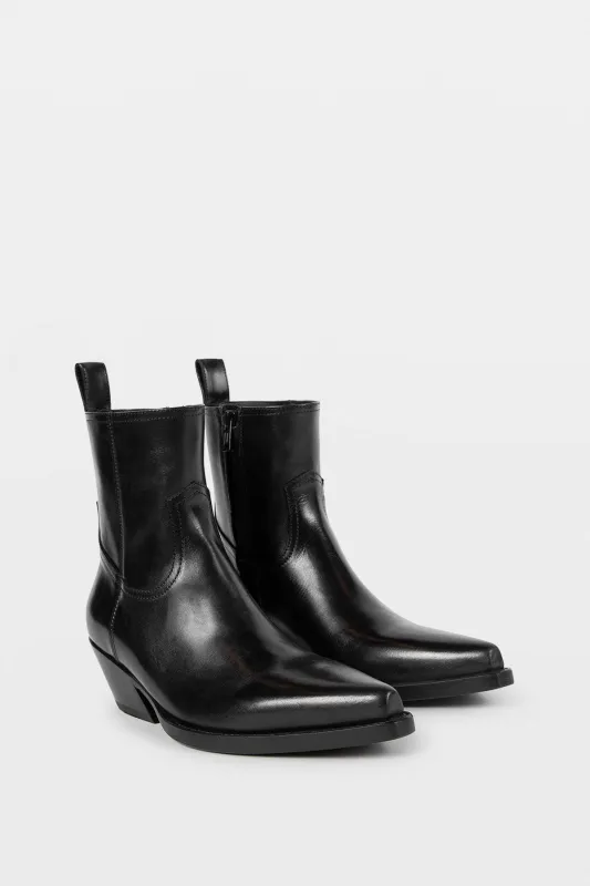 Imme Pointy Ankle Boots made by Ann Demeulemeester