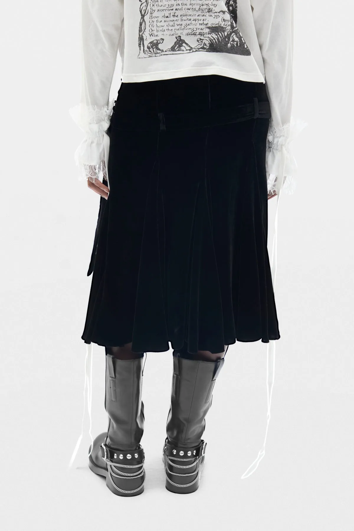 Birte Cuffs with Lace Ruffles sold by Ann Demeulemeester product image thumbnail 3
