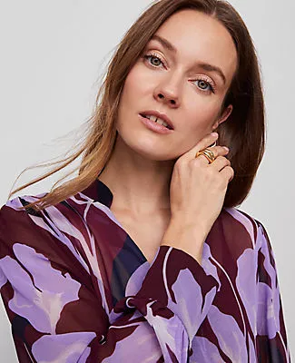 Ann Taylor Petite Floral V-Neck Popover Top sold by Ann Taylor product image thumbnail 3