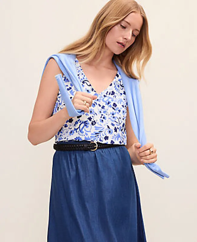 Ann Taylor Floral Mixed Media V-Neck Shell Top made by Ann Taylor