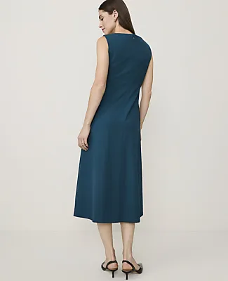Ann Taylor The Petite Seamed V-Neck Flare Dress in Classic Canvas sold by Ann Taylor product image thumbnail 2