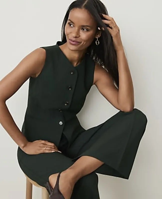 Ann Taylor The Fitted V-Neck Vest in Seasonless Stretch made by Ann Taylor