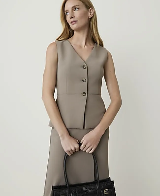 Ann Taylor The Petite V-Neck Vest in Textured Crepe made by Ann Taylor