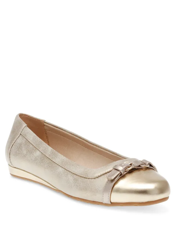 Gisele Flat sold by Anne Klein