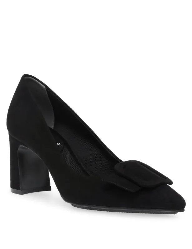 Baretta Pump sold by Anne Klein