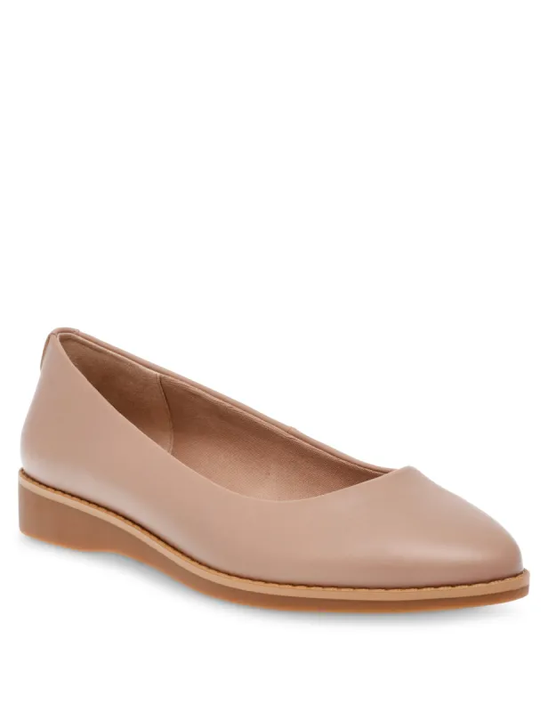 Scheana Flat sold by Anne Klein