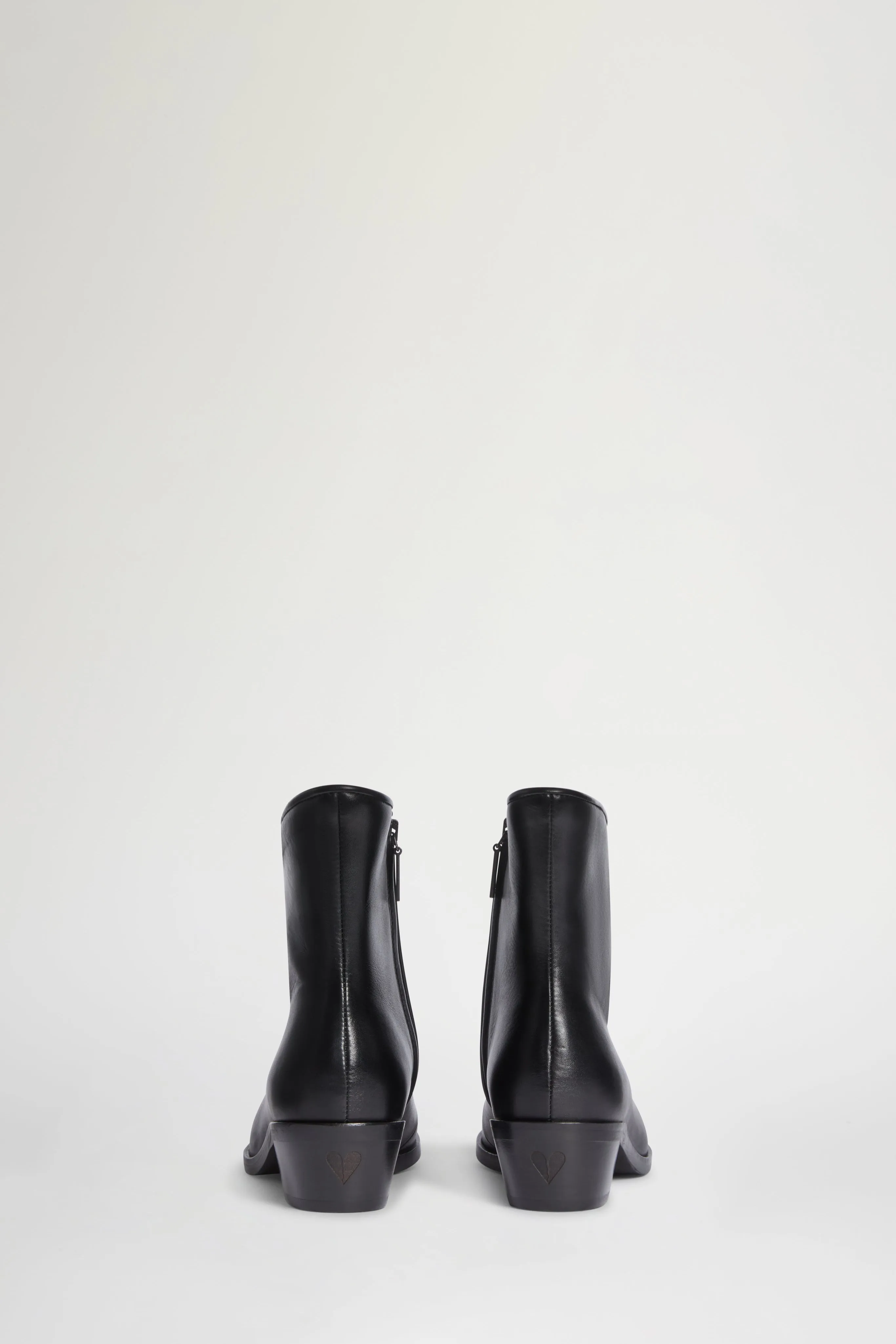 Nima sold by Antonio Marras product image thumbnail 3