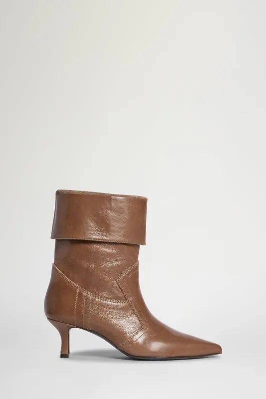 Seyla I sold by Antonio Marras