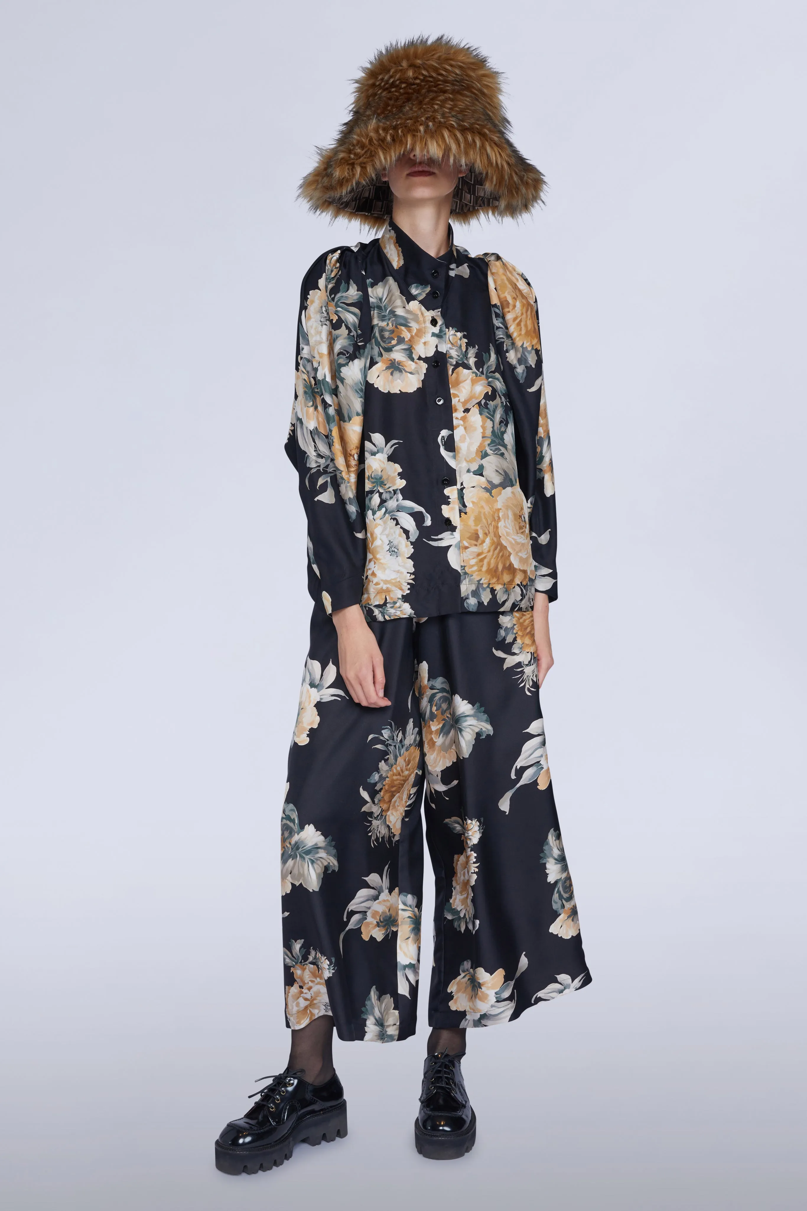 Oli' sold by Antonio Marras