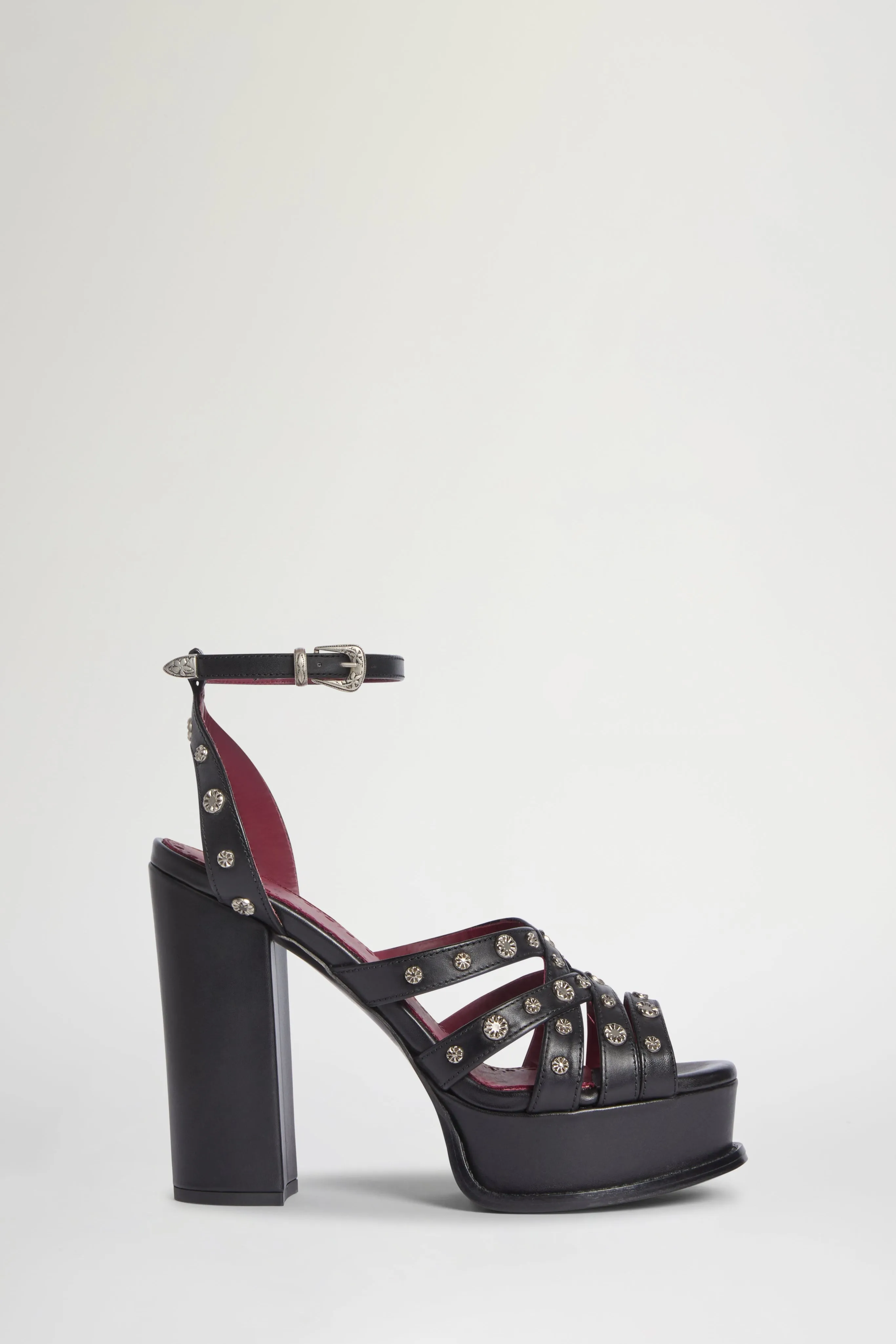 Zayna II sold by Antonio Marras