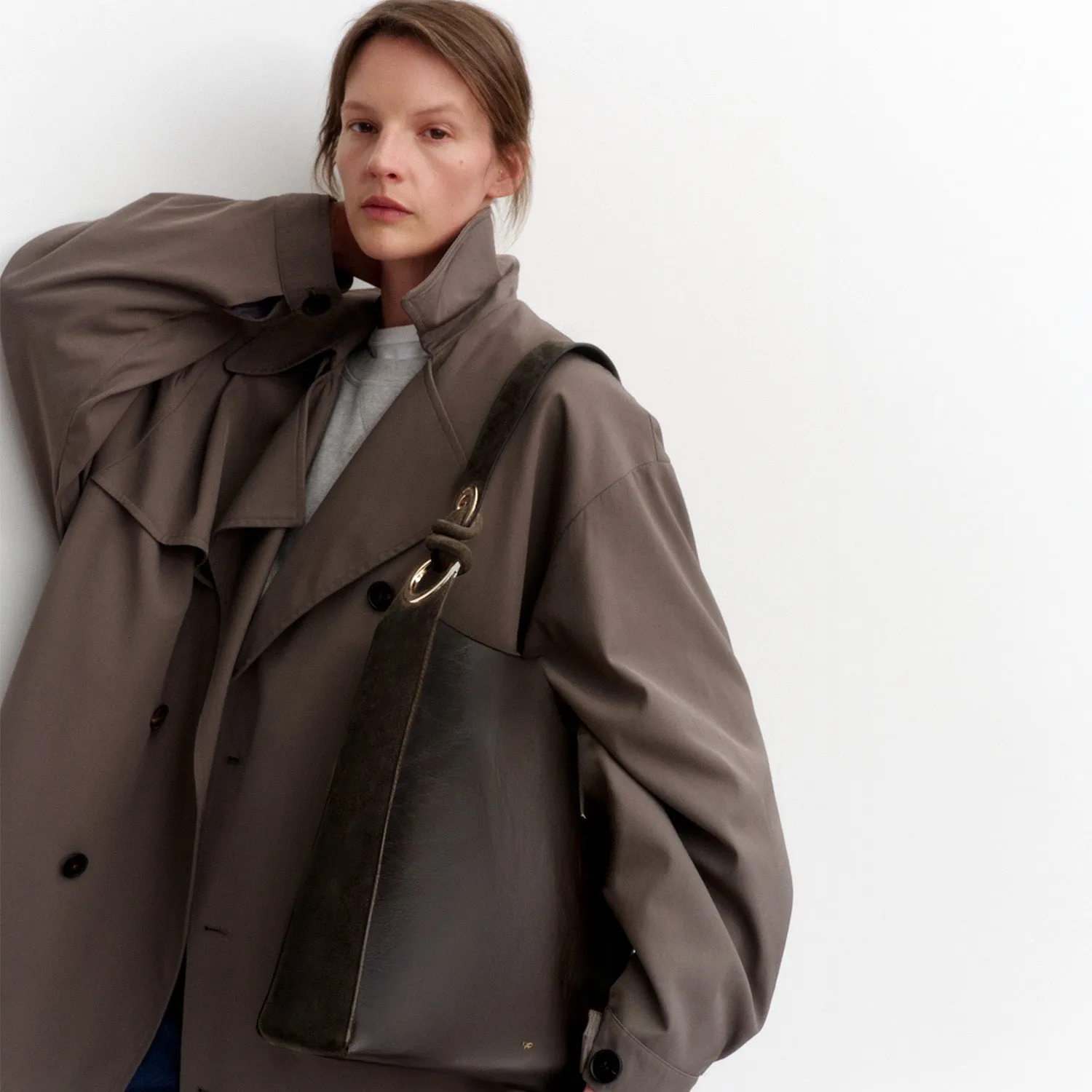 Ringo Chesterfield Shoulder Bag sold by Anya Hindmarch product image thumbnail 2