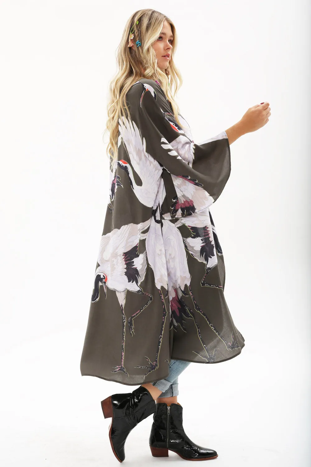 Story of the Crane Kimono sold by Aratta product image thumbnail 3