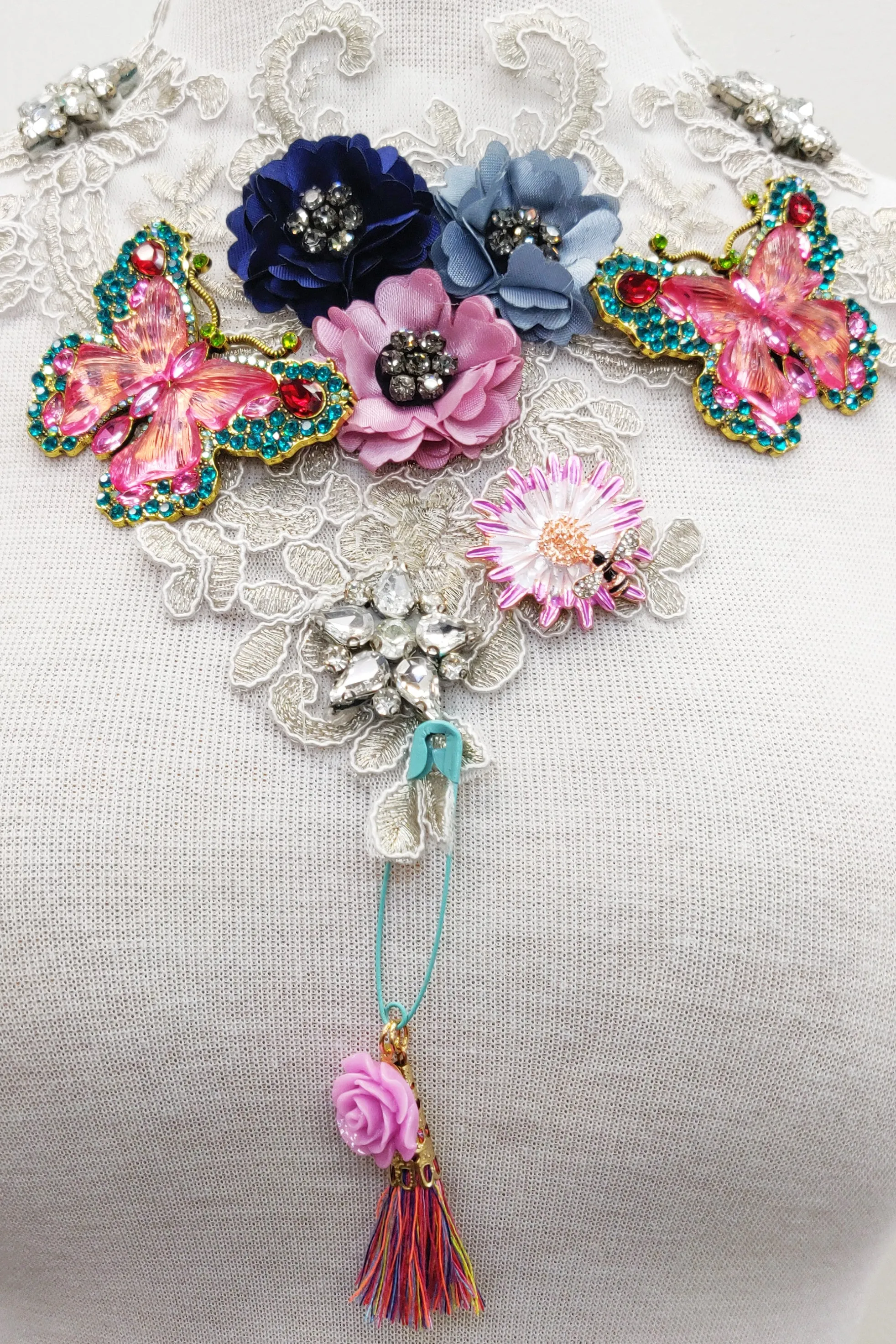 Queen Victoria Pinned Necklace sold by Aratta product image thumbnail 2