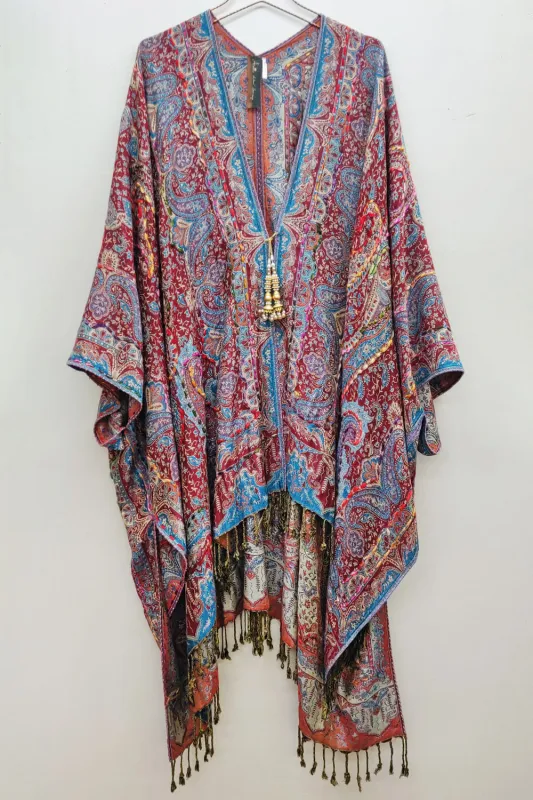 Hailey Poncho made by Aratta