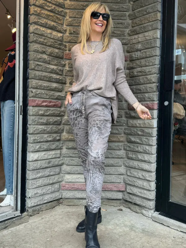 Ravello Joggers | PA656 sold by Artizan