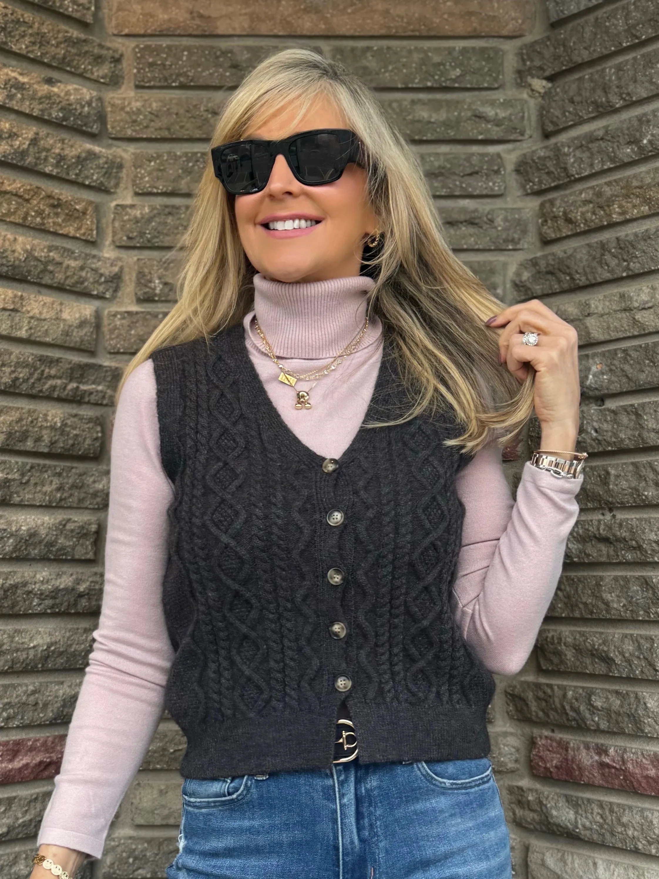 Button Up Vest | V604 sold by Artizan