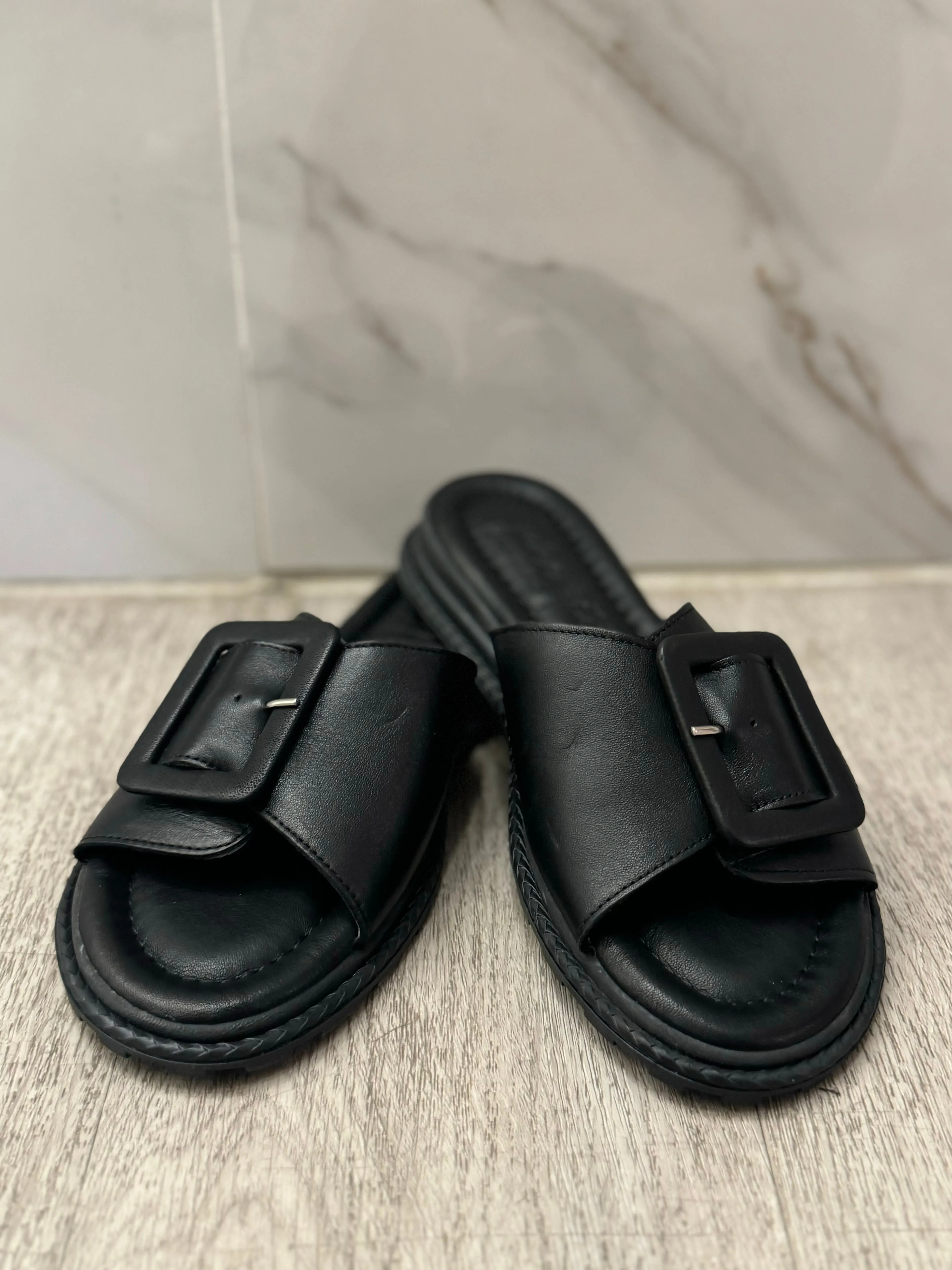 Everyday Fashionable Buckle Sandal | SA622 sold by Artizan