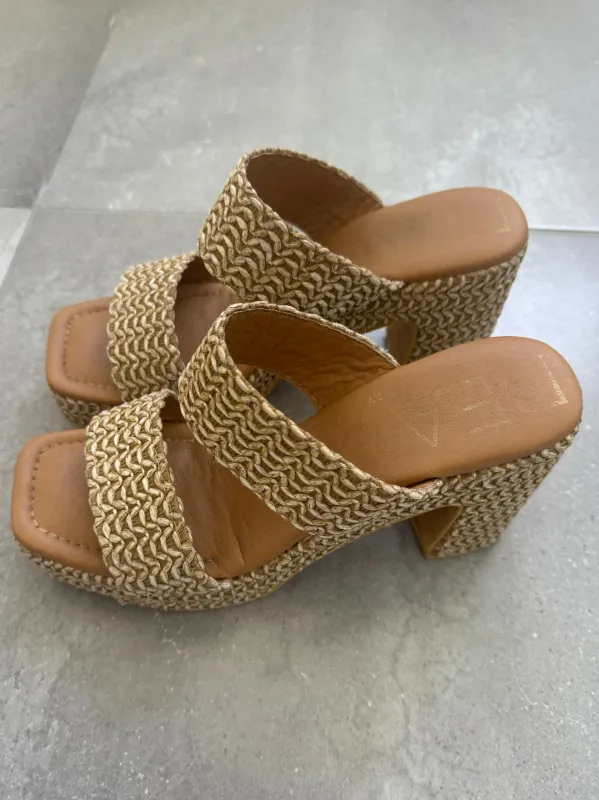 Robin’s Fave Heels | SA623 sold by Artizan