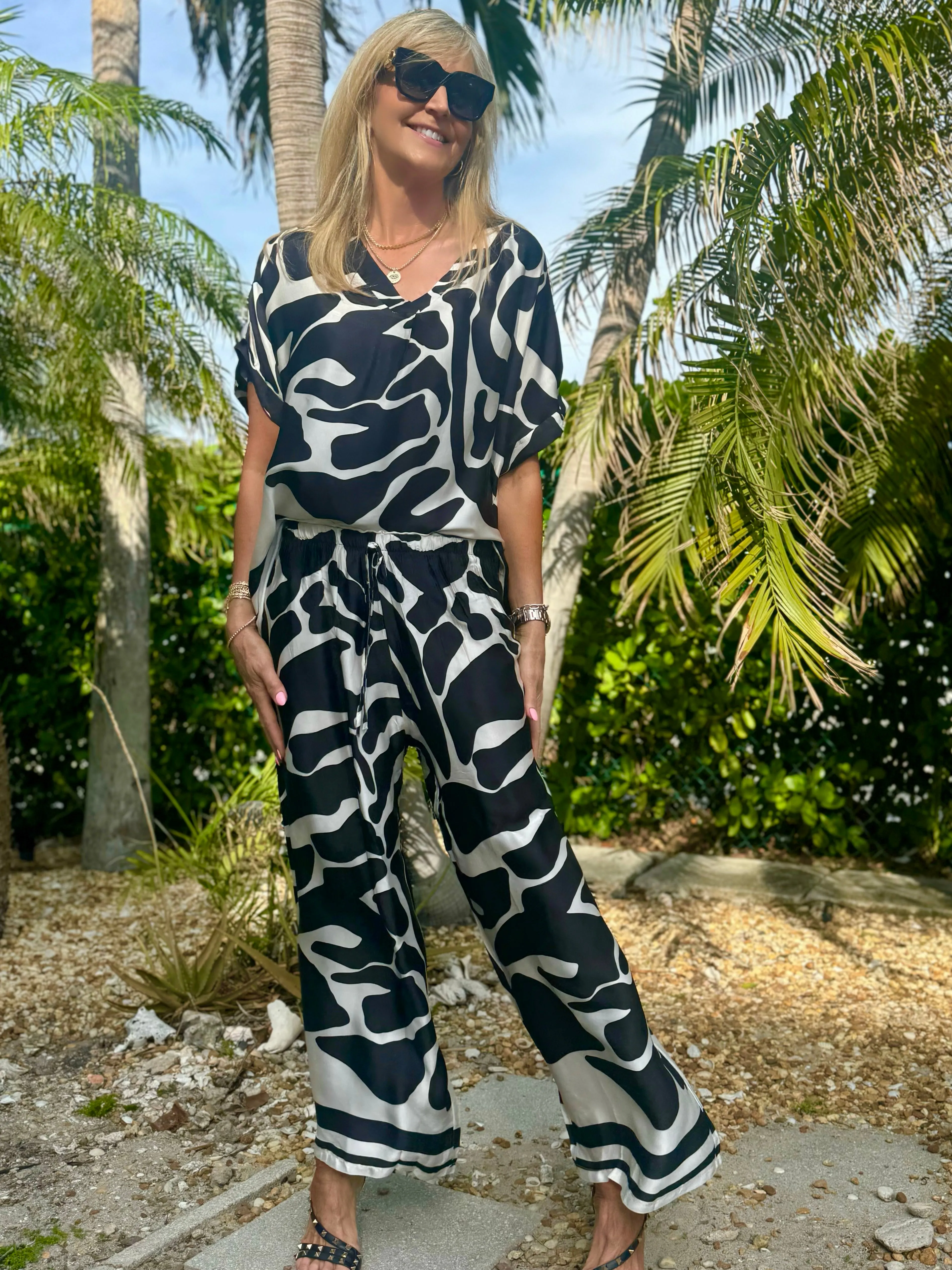 Euro Vibes Silky Print Pant | PA689 sold by Artizan product image thumbnail 2