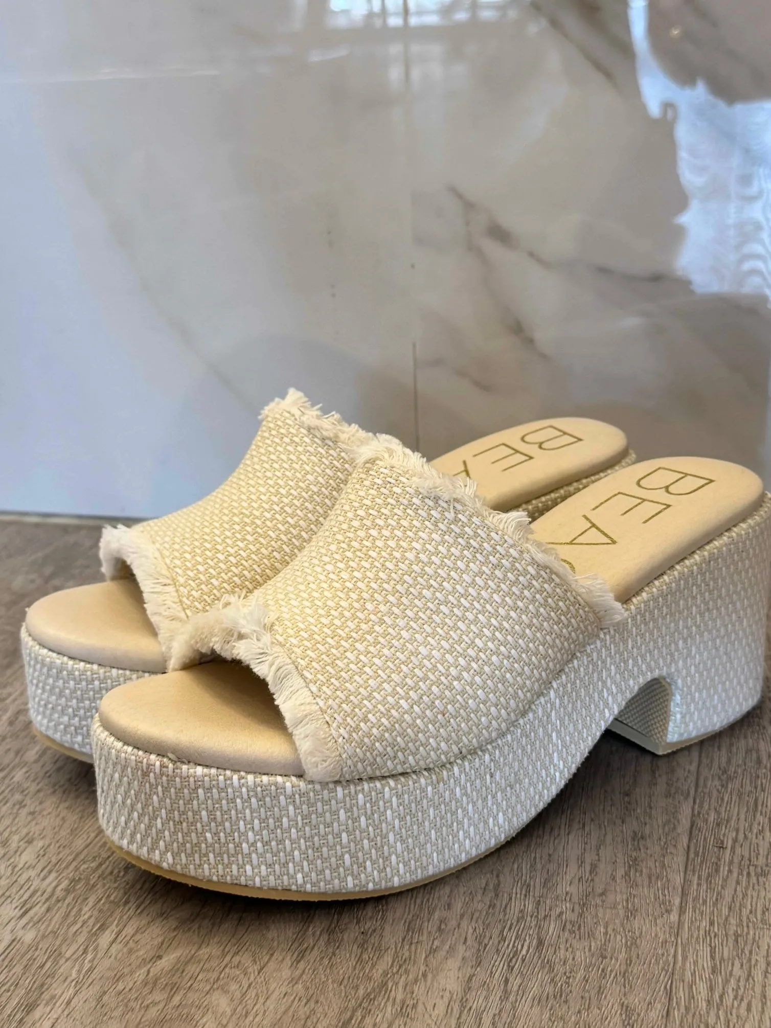 Pretty In Fray Heel | SA629 sold by Artizan product image thumbnail 2