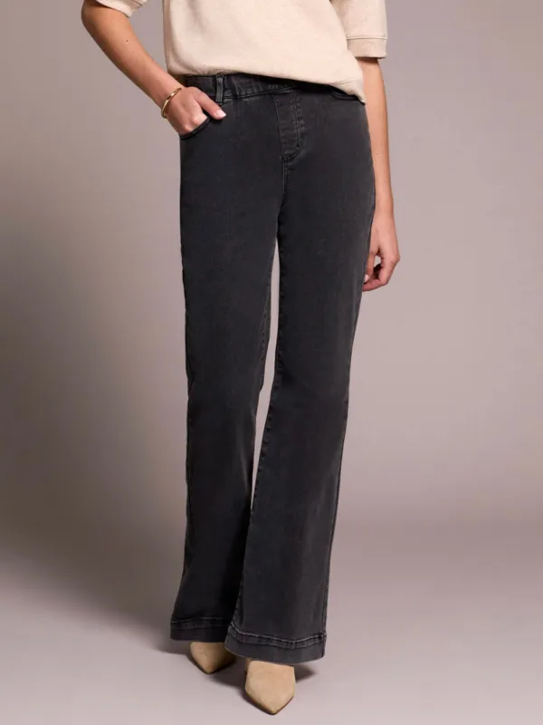 Classic Pull-On Flare Jeans | JN200 sold by Artizan