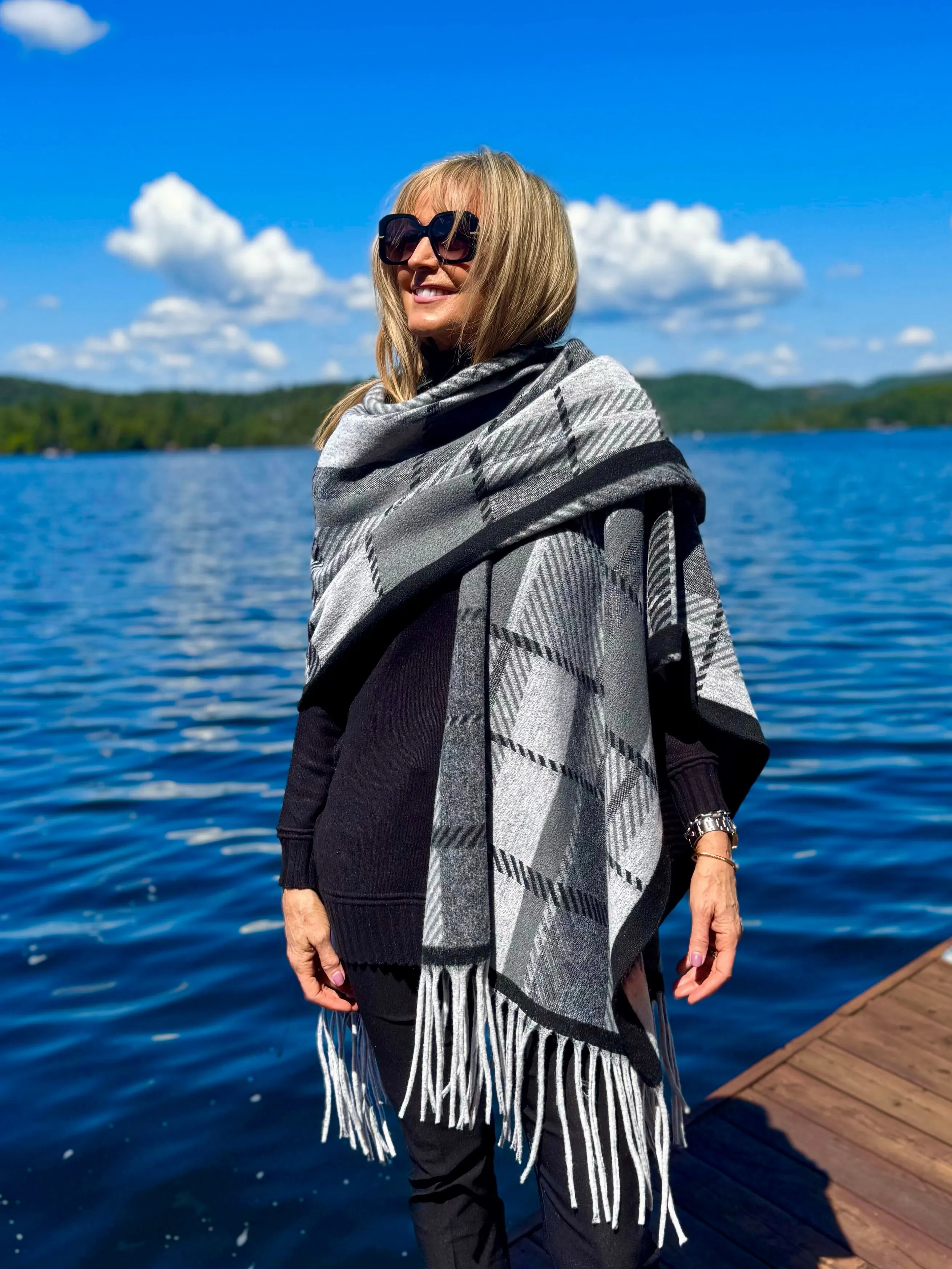 Luxury Vibes Shawl | SH201 sold by Artizan product image thumbnail 3