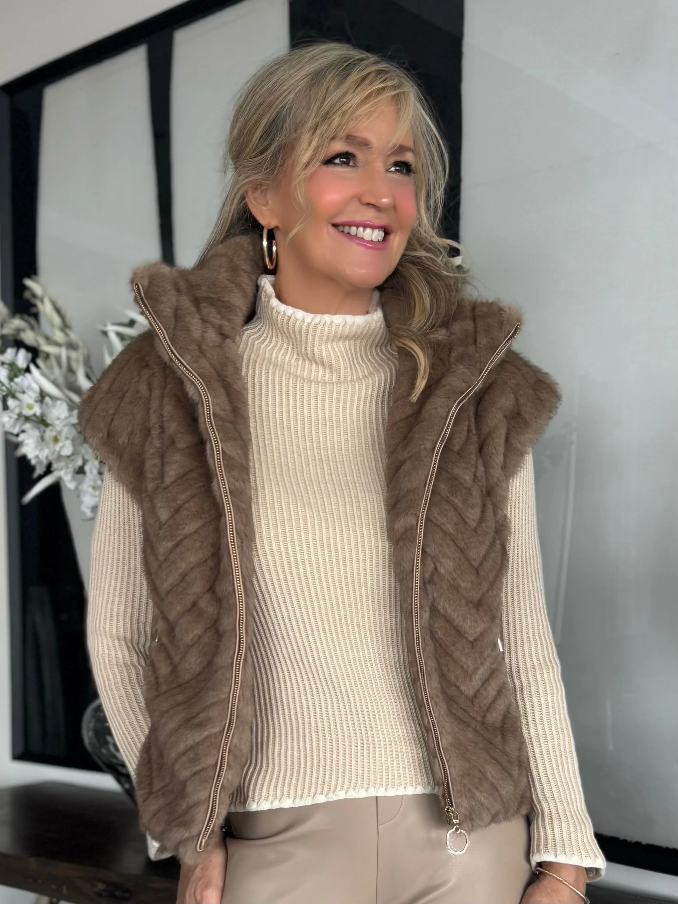 Fabulous Faux Fur Vest | R212 sold by Artizan product image thumbnail 2