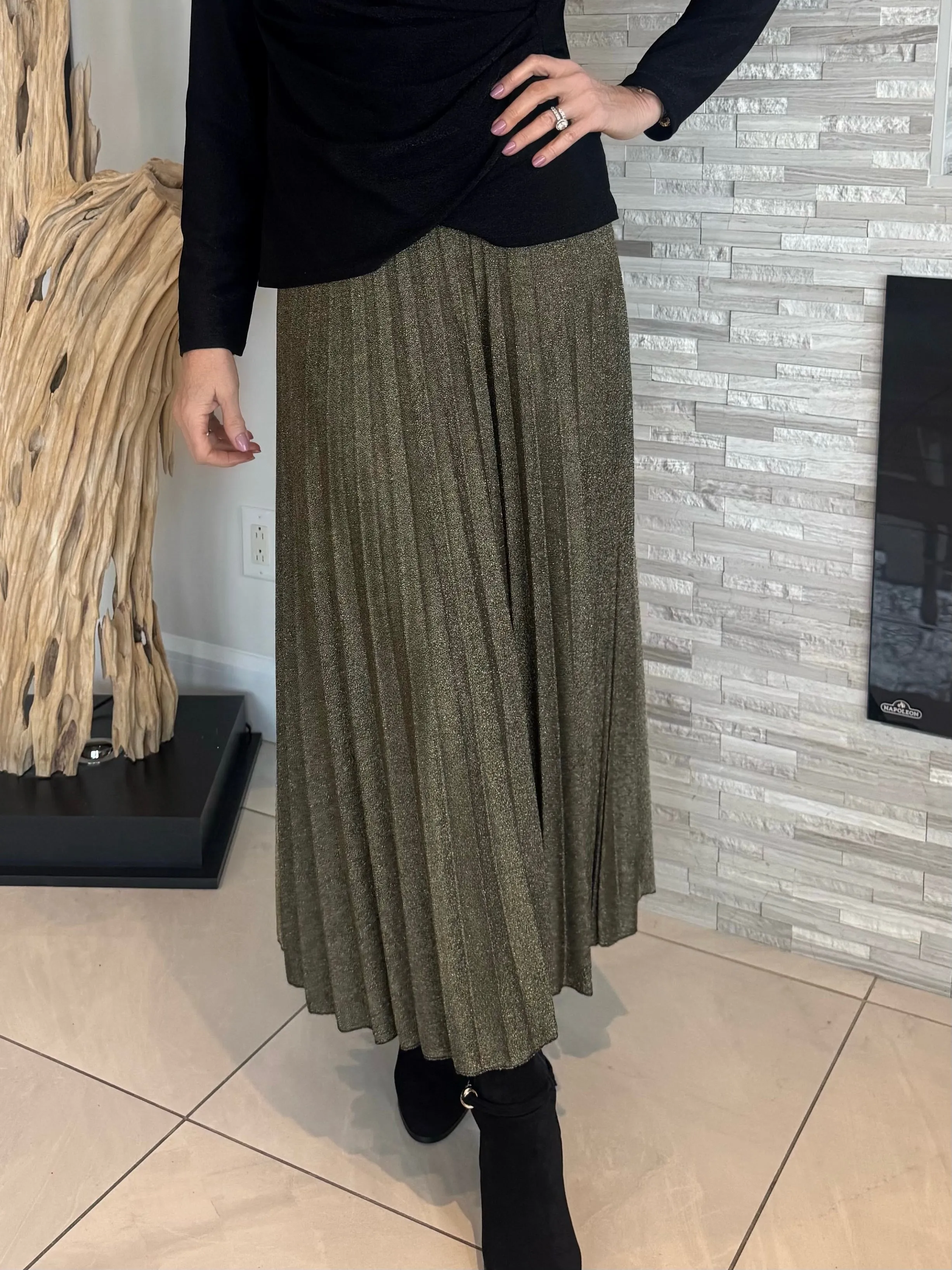 Italian Plissé Sparkly Skirt | SK212 sold by Artizan