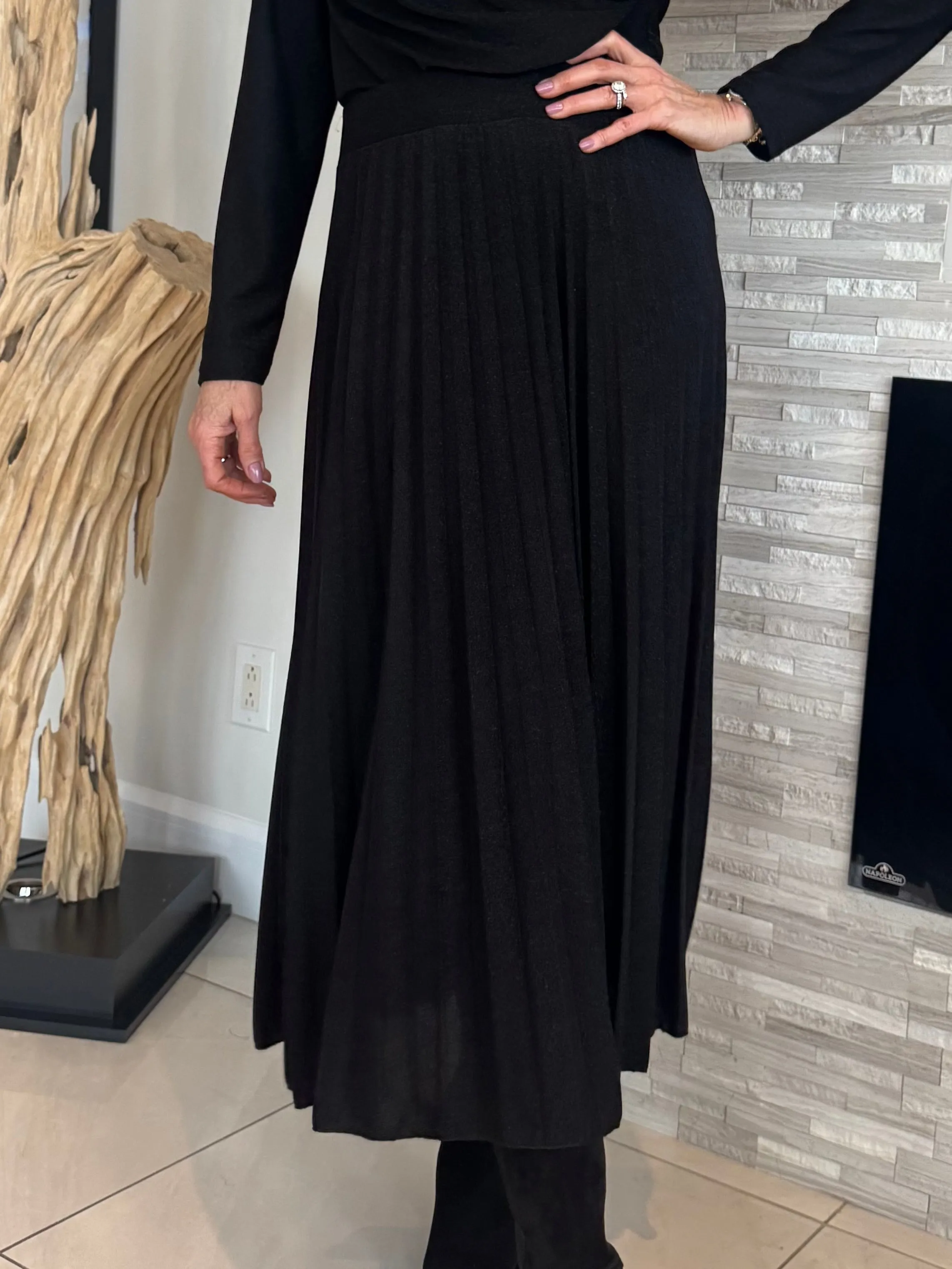 Italian Plissé Sparkly Skirt | SK212 sold by Artizan product image thumbnail 4