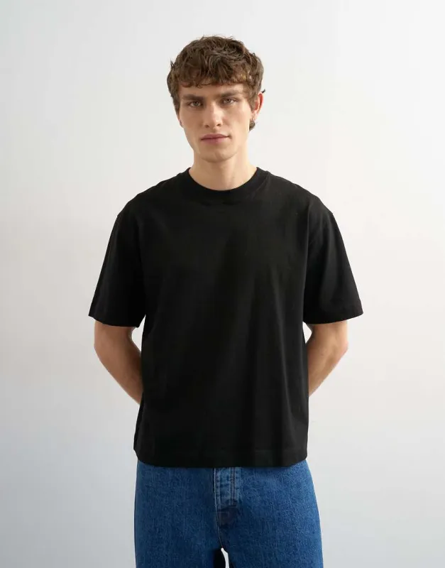 Topman boxy oversized cropped t-shirt in black made by ASOS