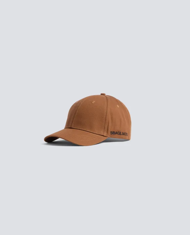 CAPPELLO IN GABARDINE DI COTONE CON LETTERING -SBAGLIATO- - TABACCO made by Aspesi