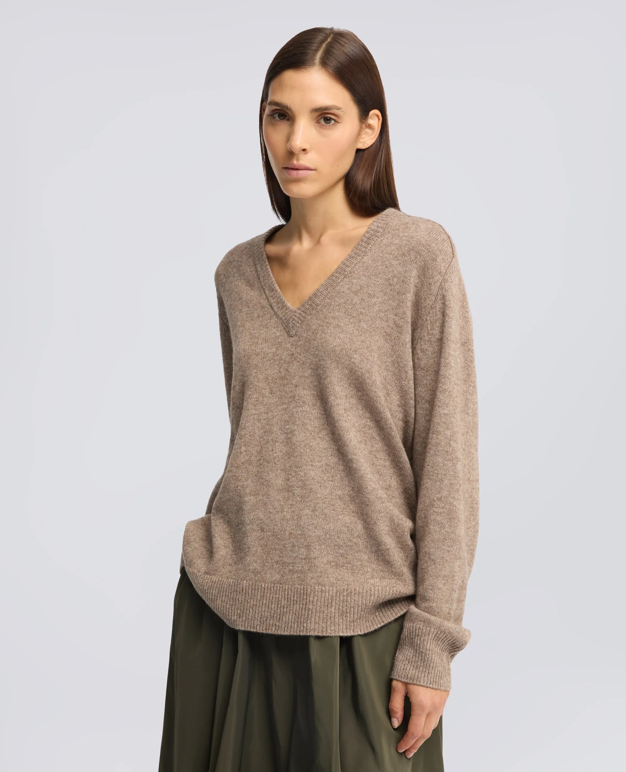 MAGLIA CON SCOLLO A V IN LANA, YAK E CASHMERE - TORTORA sold by Aspesi product image thumbnail 4