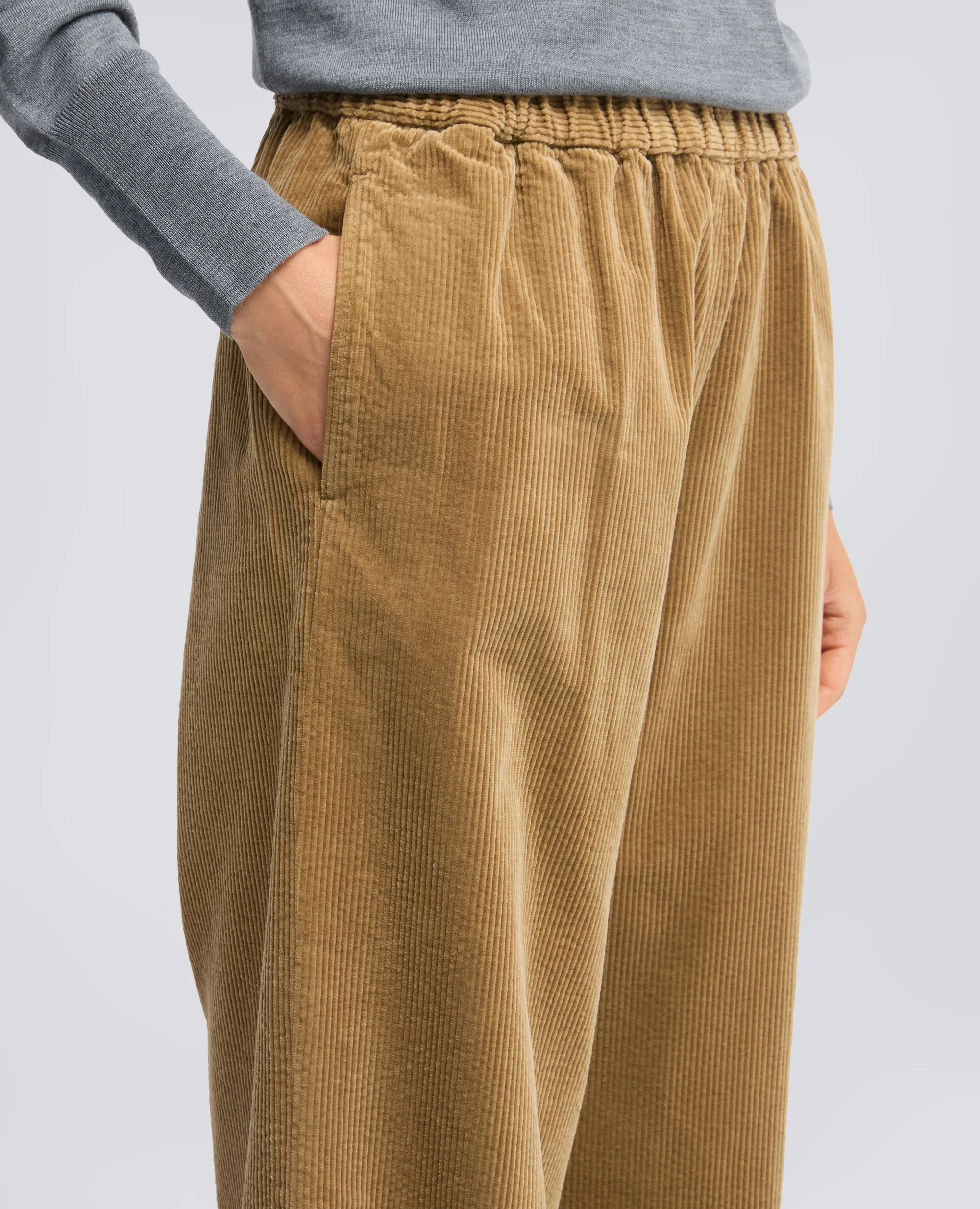 PANTALONE IN VELLUTO A COSTE CON ELASTICO - BEIGE sold by Aspesi product image thumbnail 4