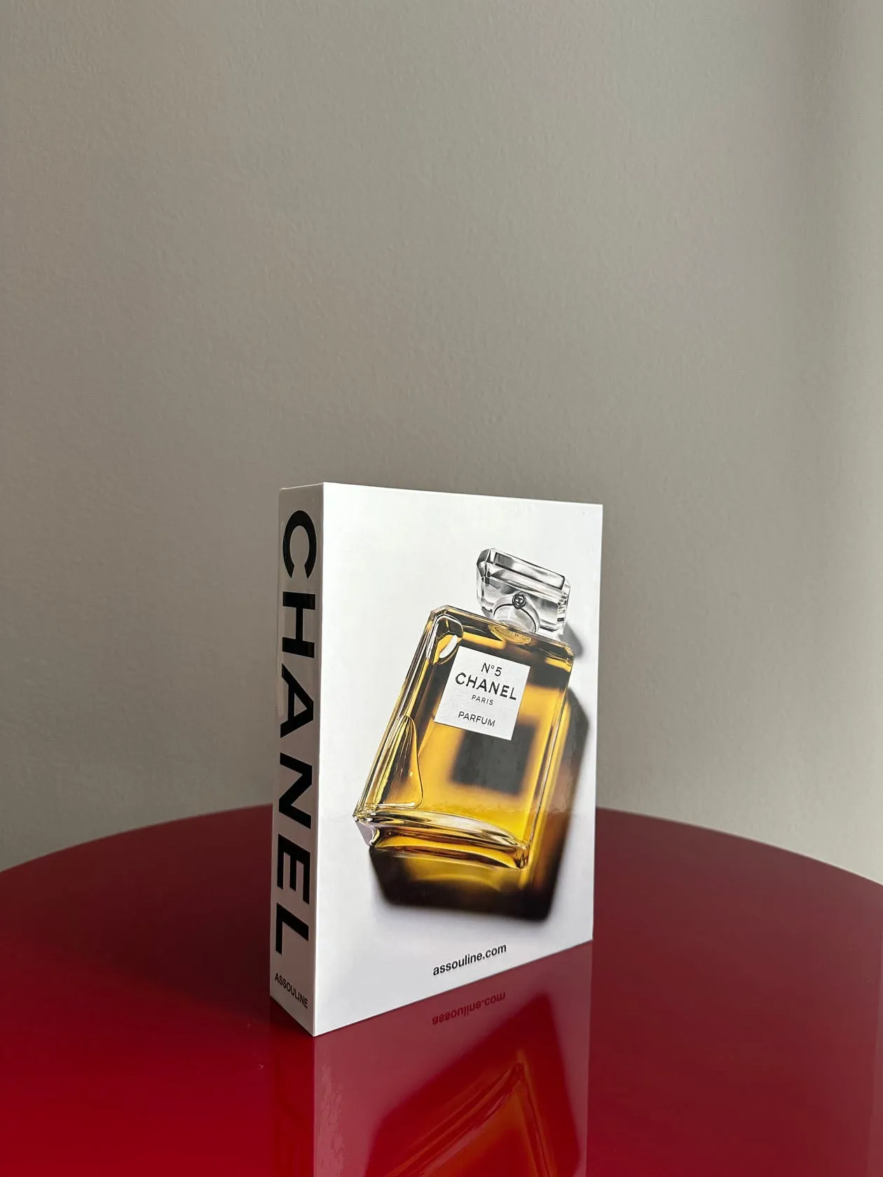 Chanel 3-Book Slipcase (Old Edition - Fashion, Jewelry, Perfume) sold by Assouline product image thumbnail 3