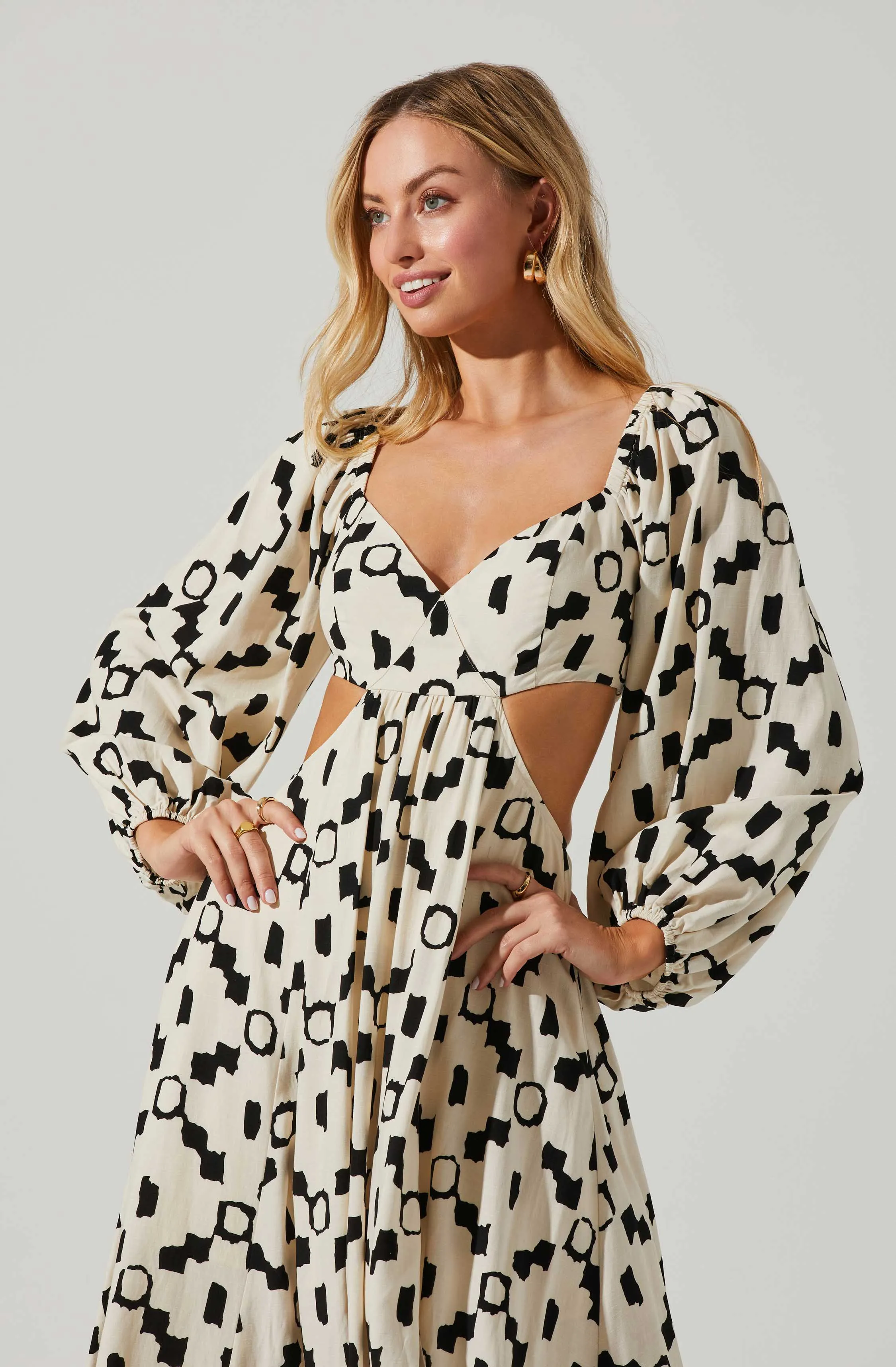 Yaretzi Geometric Print Cutout Midi Dress sold by Astr product image thumbnail 4