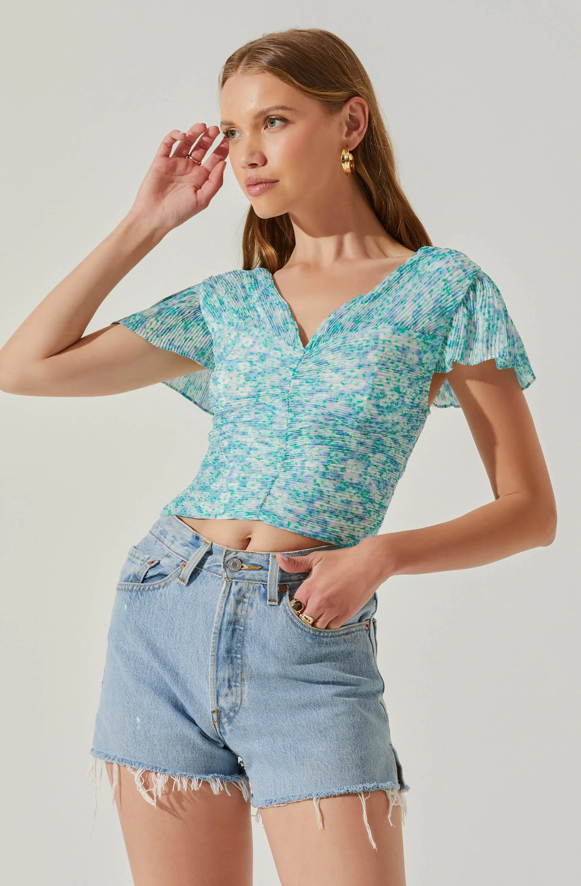 V-neck Plisse Bust Floral Top sold by Astr product image thumbnail 3